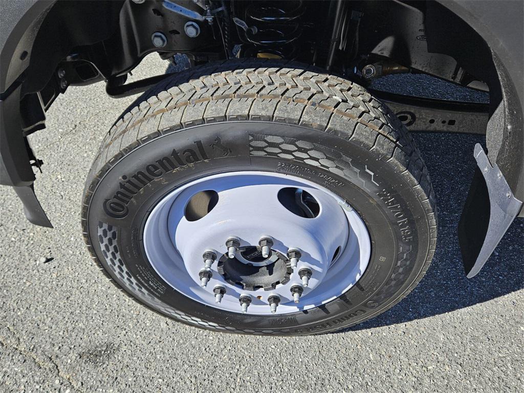 new 2025 Ford F-450 car, priced at $75,025