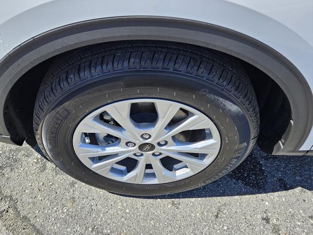 new 2025 Ford Escape car, priced at $29,998