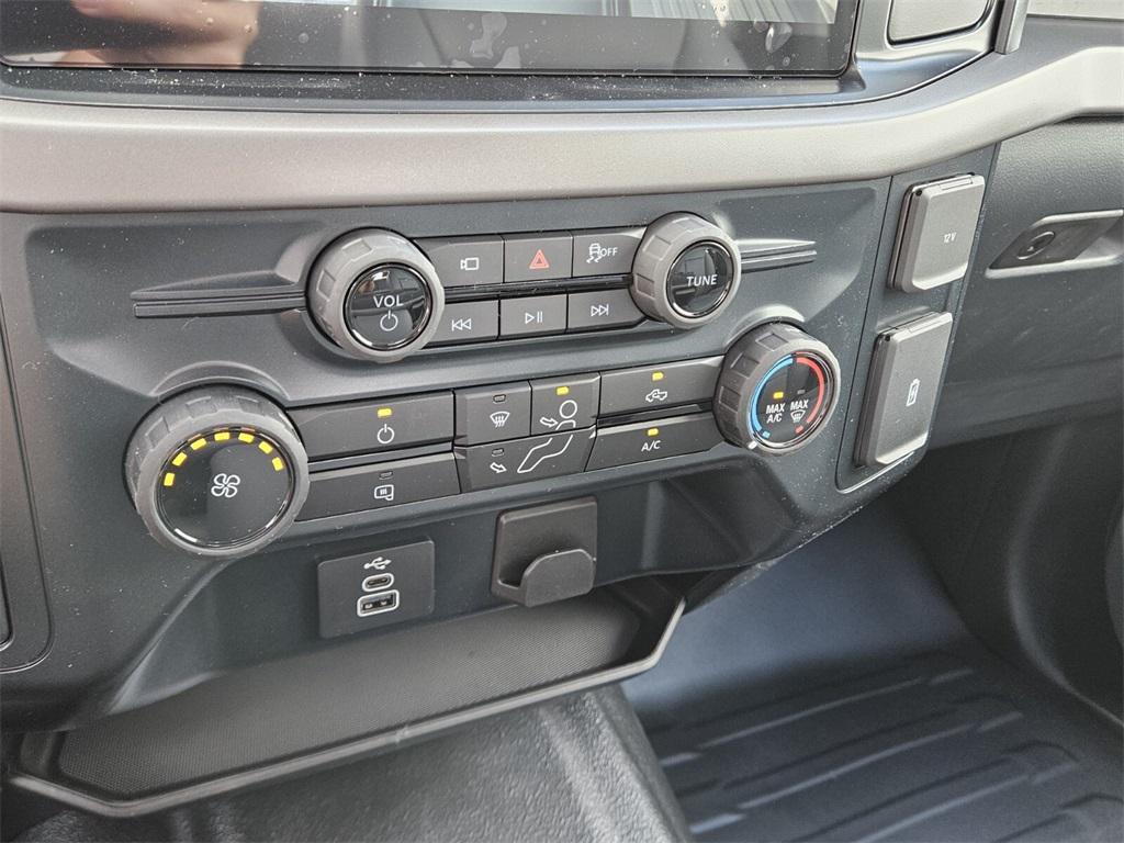 new 2025 Ford F-150 car, priced at $52,076