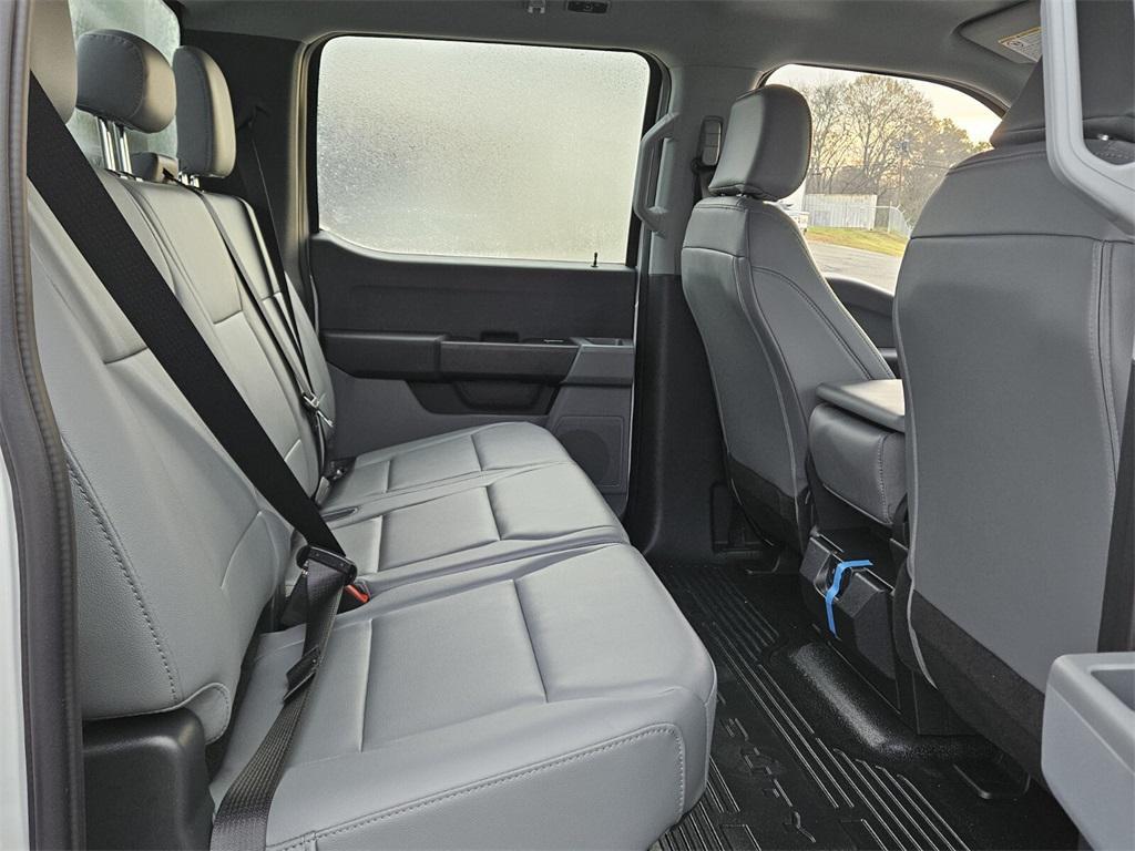 new 2025 Ford F-450 car, priced at $89,000