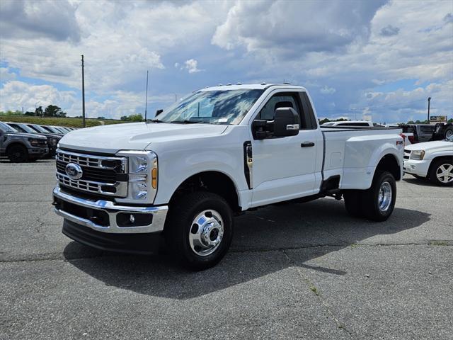 new 2025 Ford F-350 car