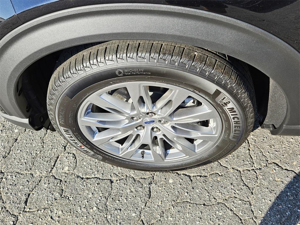 new 2025 Ford Explorer car, priced at $51,121