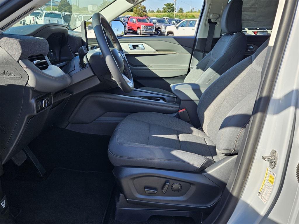 new 2025 Ford Explorer car, priced at $36,000