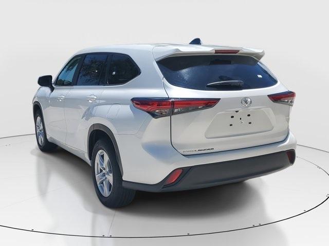 used 2023 Toyota Highlander car, priced at $33,595