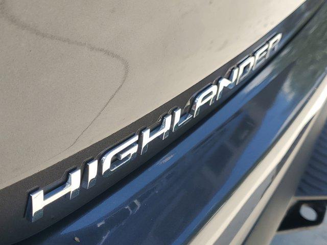 used 2022 Toyota Highlander car, priced at $34,595