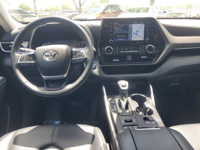 used 2022 Toyota Highlander car, priced at $34,595