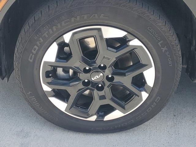 used 2024 Kia Sorento car, priced at $31,792