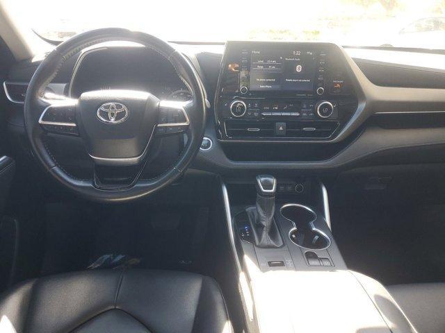 used 2020 Toyota Highlander car, priced at $26,995