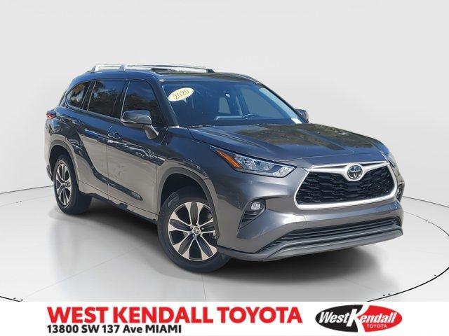 used 2020 Toyota Highlander car, priced at $26,995