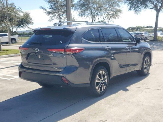 used 2020 Toyota Highlander car, priced at $26,995