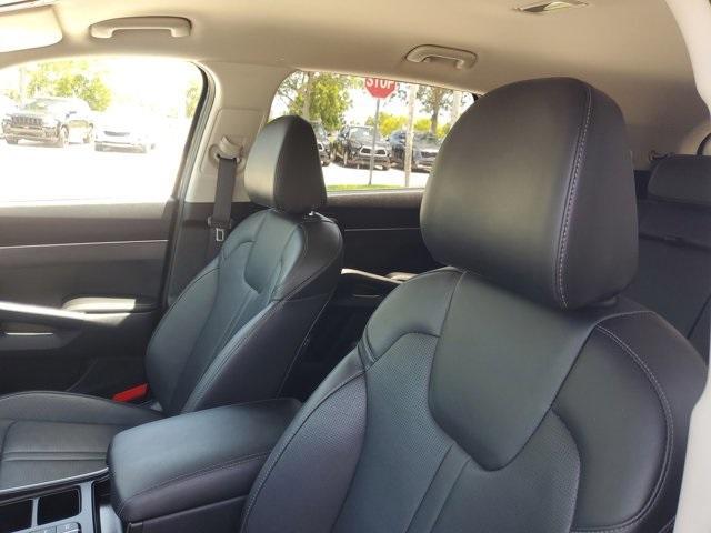 used 2024 Kia Sorento car, priced at $30,902