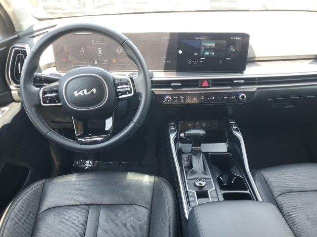 used 2024 Kia Sorento car, priced at $30,902