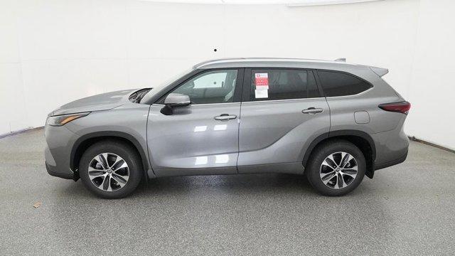 new 2025 Toyota Highlander car, priced at $46,293