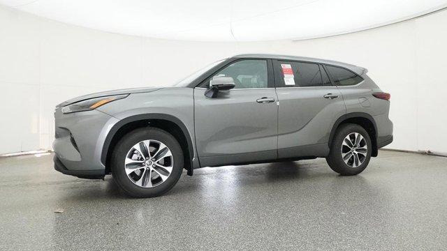 new 2025 Toyota Highlander car, priced at $46,293