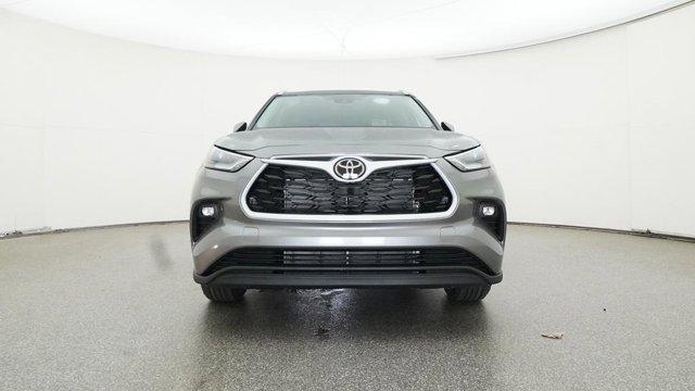 new 2025 Toyota Highlander car, priced at $46,293