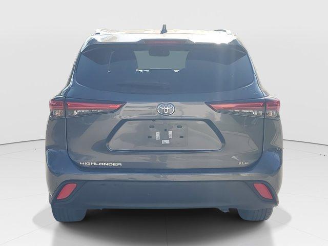 used 2022 Toyota Highlander car, priced at $30,595