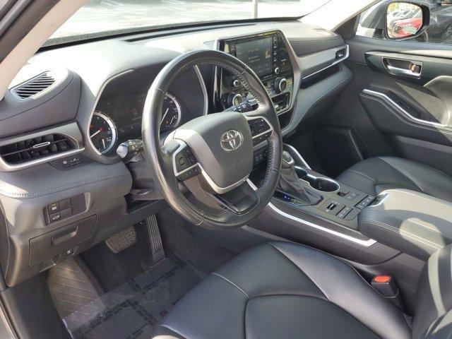 used 2022 Toyota Highlander car, priced at $31,995