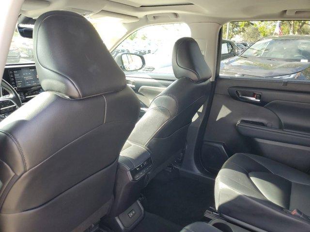 used 2022 Toyota Highlander car, priced at $31,995