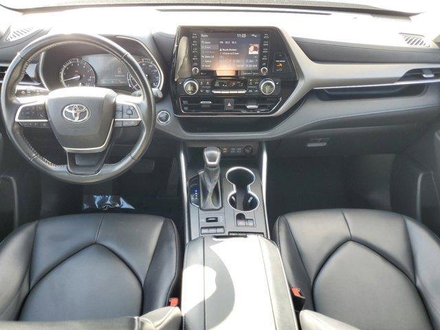 used 2022 Toyota Highlander car, priced at $31,995