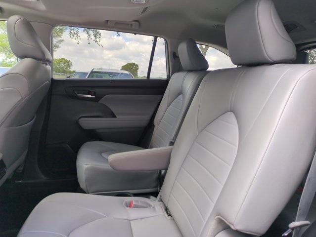 used 2024 Toyota Highlander car, priced at $42,991