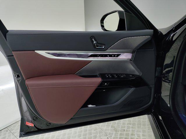 new 2025 BMW i7 car, priced at $134,005