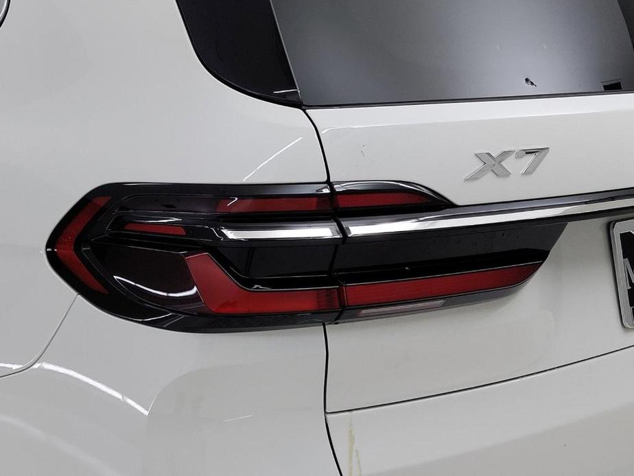 new 2025 BMW X7 car, priced at $90,095