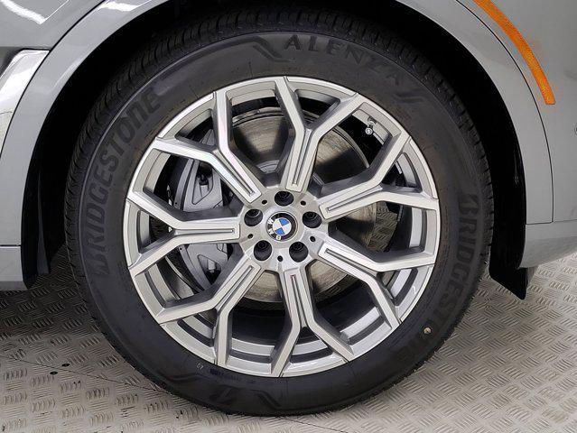 new 2026 BMW X7 car, priced at $90,565