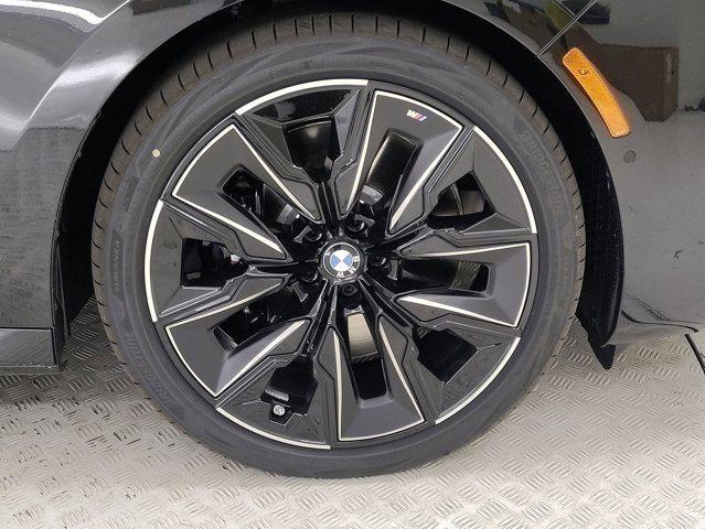 new 2025 BMW 760 car, priced at $134,205