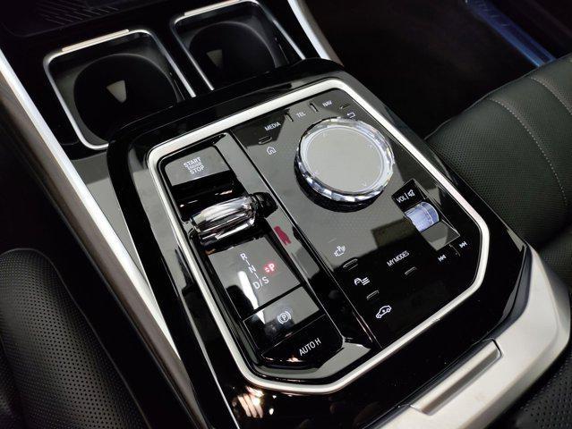 new 2025 BMW 760 car, priced at $134,205