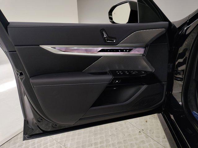 new 2025 BMW 760 car, priced at $134,205