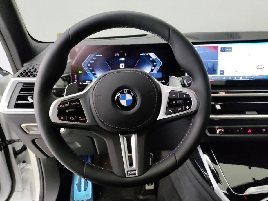 new 2025 BMW X7 car, priced at $120,275