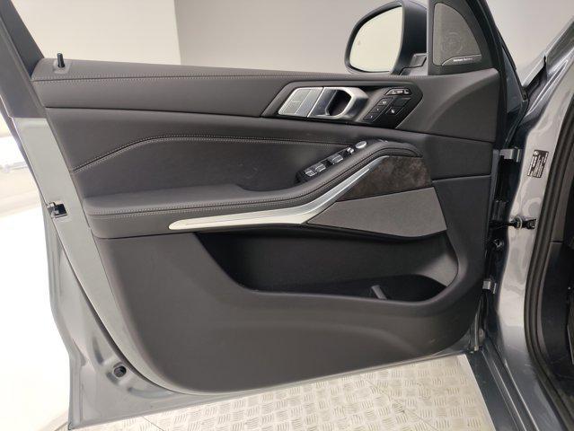 new 2026 BMW X7 car, priced at $89,065