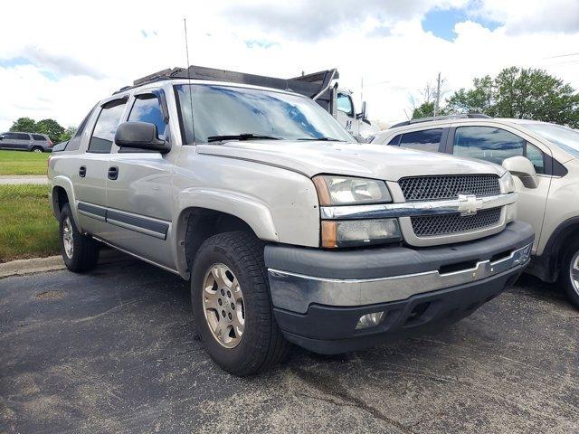 used 2005 Chevrolet Avalanche car, priced at $6,700