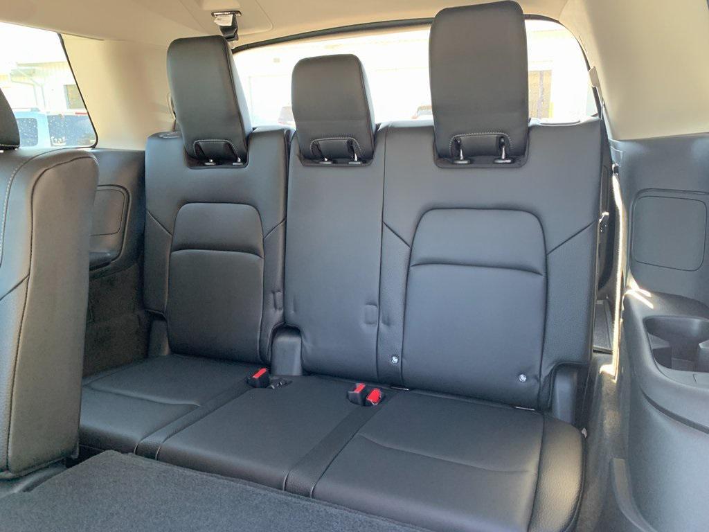 new 2025 Nissan Pathfinder car, priced at $39,085