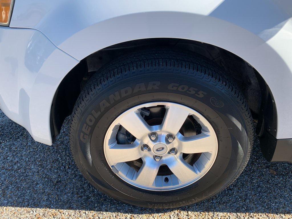 used 2008 Ford Escape car, priced at $7,027