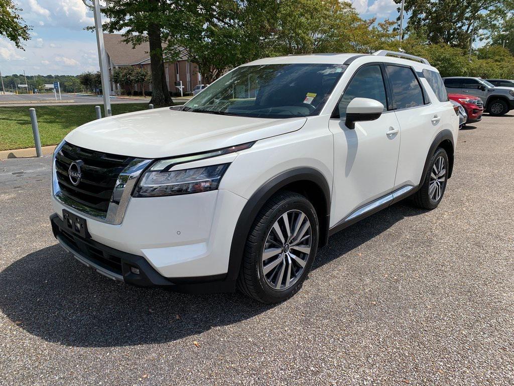 used 2022 Nissan Pathfinder car, priced at $35,164