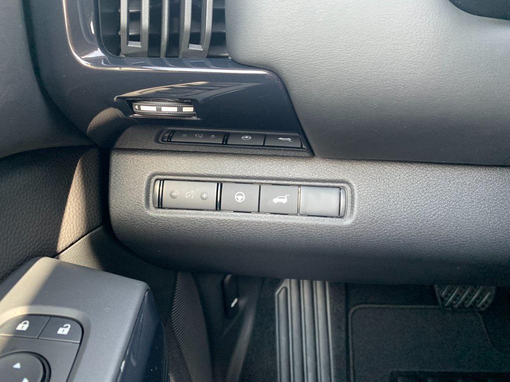 new 2025 Nissan Pathfinder car, priced at $40,940