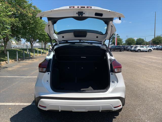 new 2024 Nissan Kicks car, priced at $25,720