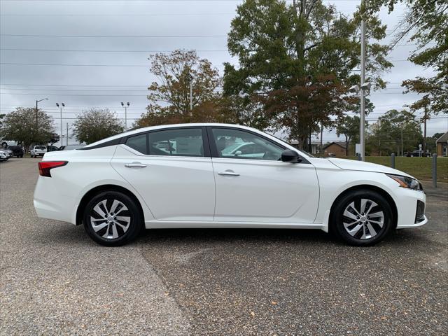 new 2025 Nissan Altima car, priced at $25,520