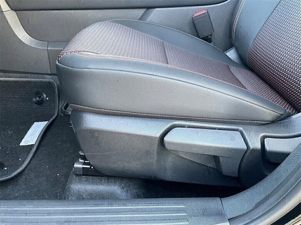 new 2025 Nissan Kicks car, priced at $26,298