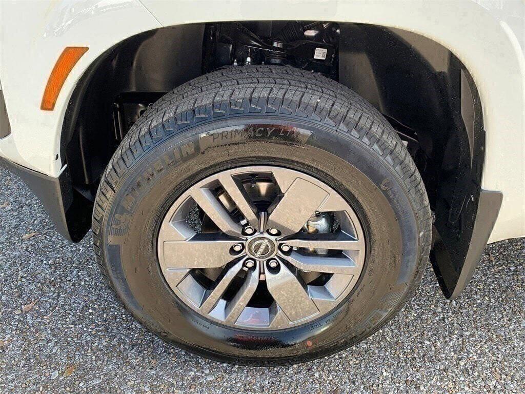 new 2025 Nissan Frontier car, priced at $36,657