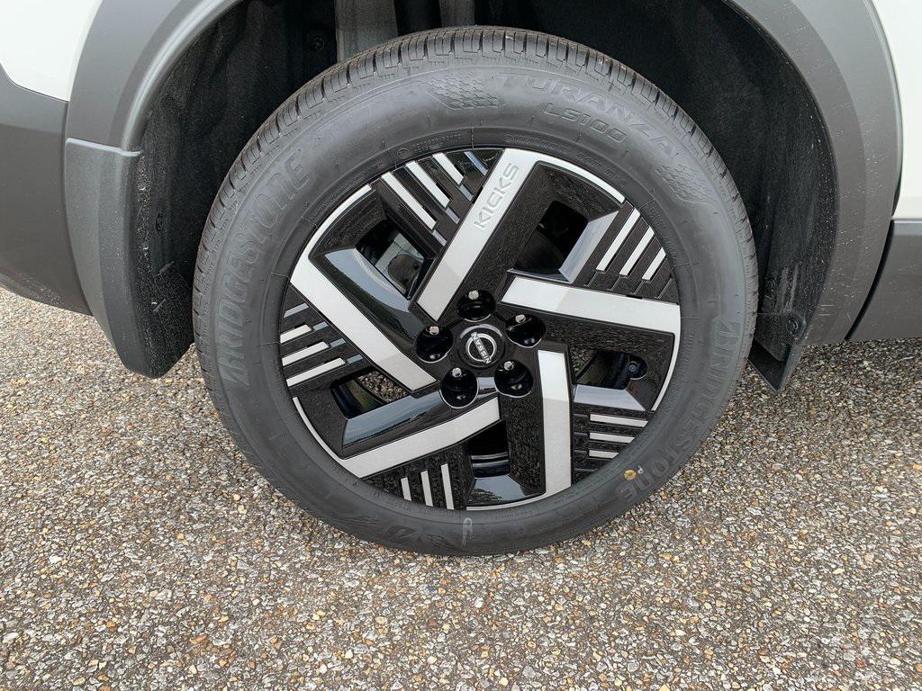 new 2025 Nissan Kicks car, priced at $25,450