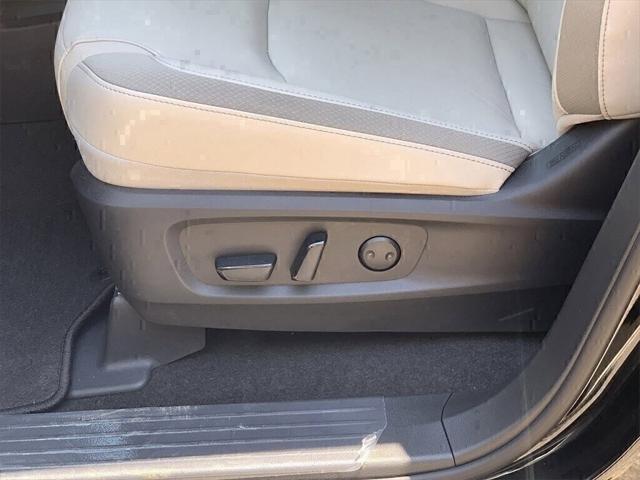 new 2025 Nissan Pathfinder car, priced at $44,802