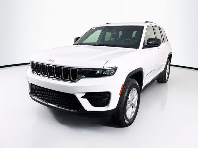 new 2025 Jeep Grand Cherokee car, priced at $40,775