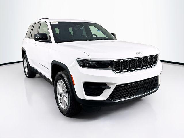 new 2025 Jeep Grand Cherokee car, priced at $40,775