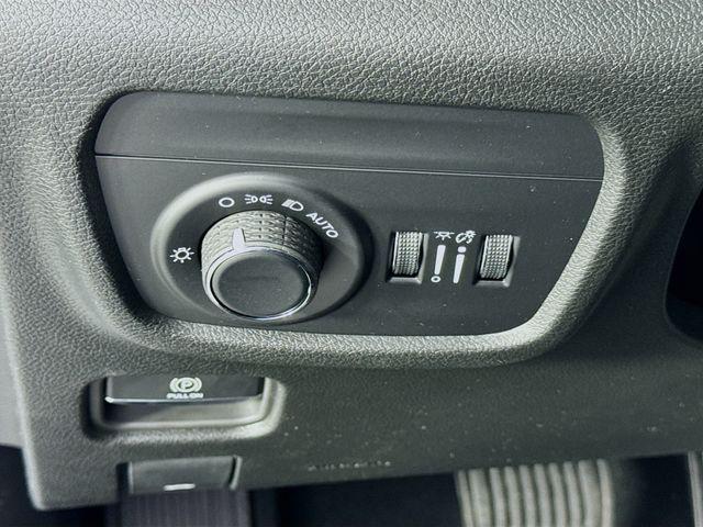 new 2025 Jeep Grand Cherokee car, priced at $40,775