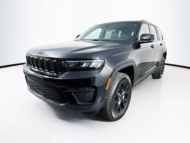 new 2025 Jeep Grand Cherokee car, priced at $40,000