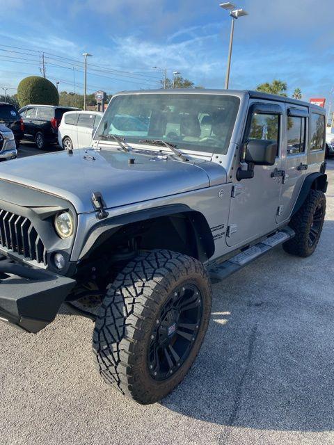 used 2015 Jeep Wrangler Unlimited car, priced at $18,500