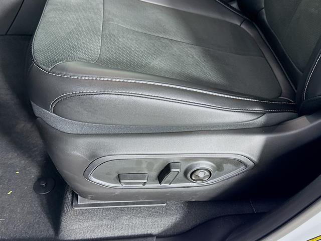 new 2025 Jeep Grand Cherokee L car, priced at $39,000