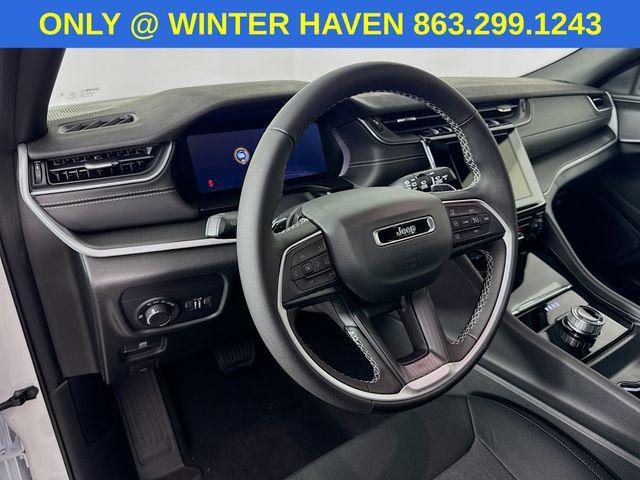new 2025 Jeep Grand Cherokee car, priced at $33,500